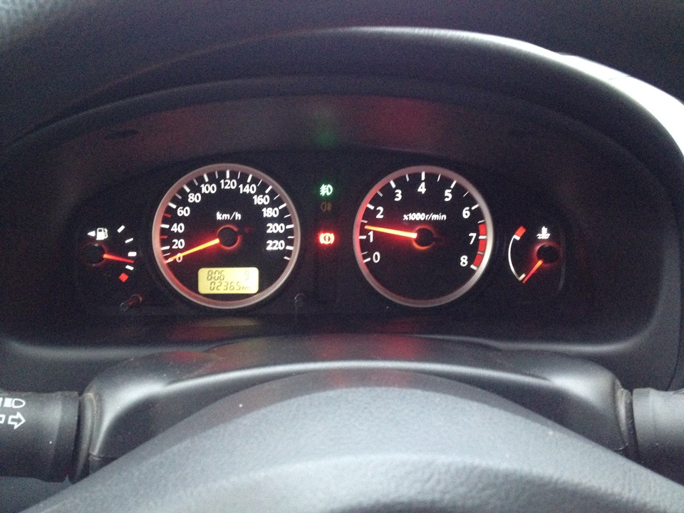 Подсветка стрелок приборной панели. — Nissan Almera II (N16), 1,5 л ...