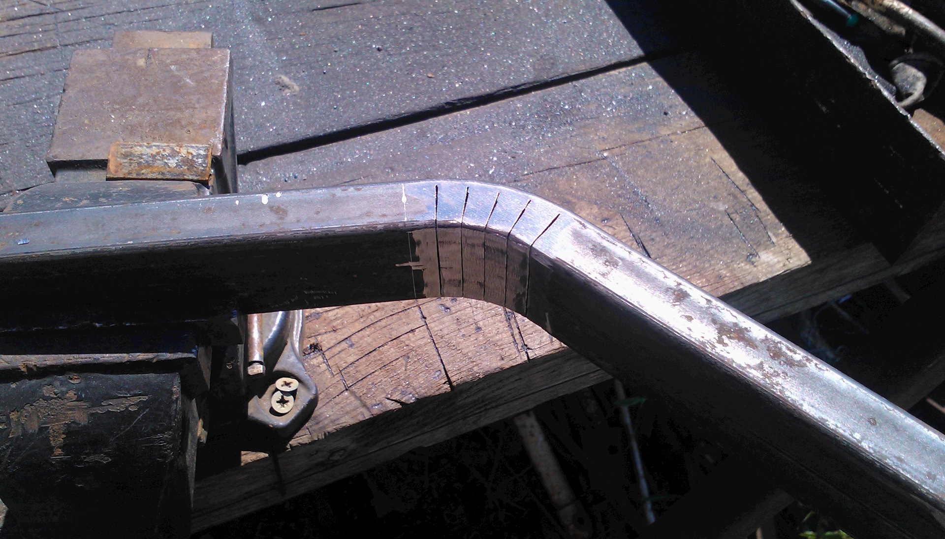 Бампер из профильной трубы своими руками