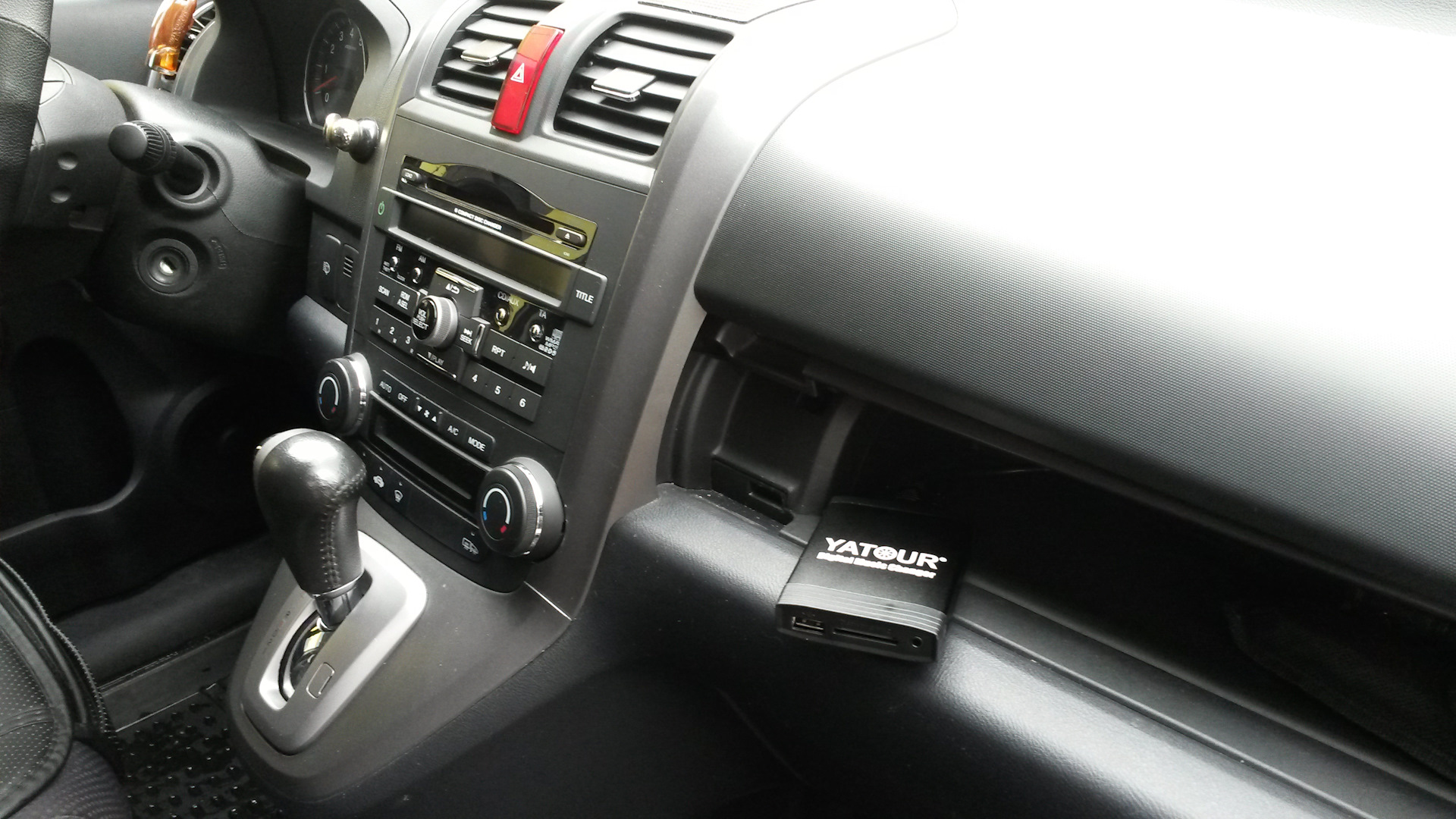 Сигнал хонда срв 3. Aux Honda CR V 2008. Адаптер USB для Honda CR-V 2007 года. Aux Honda CRV 2006. USB Honda CR-V 3.