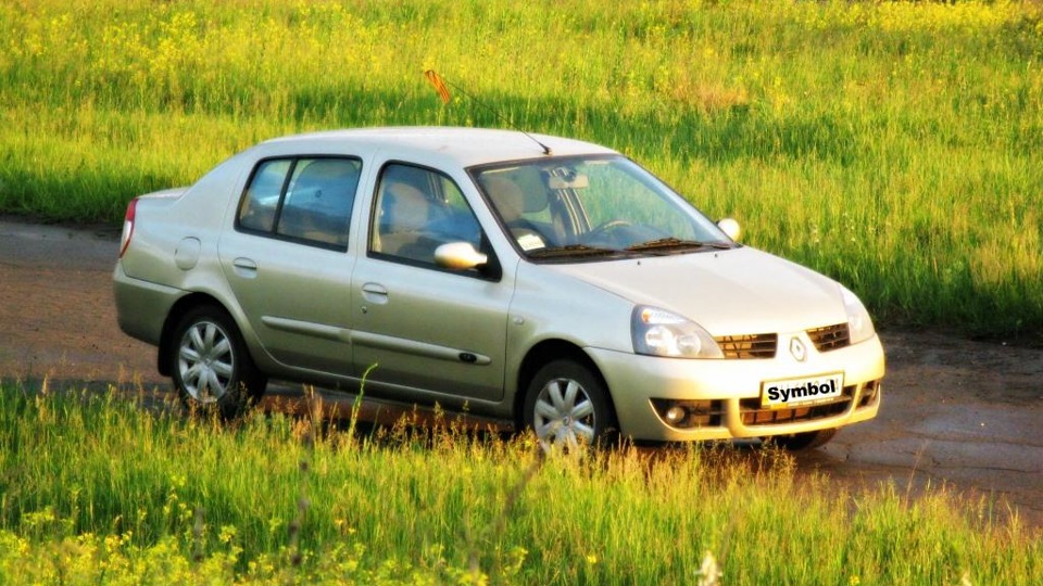 9 — Пыльник внутреннего левого шруса — Renault Symbol, 1,4 л, 2008 года ...