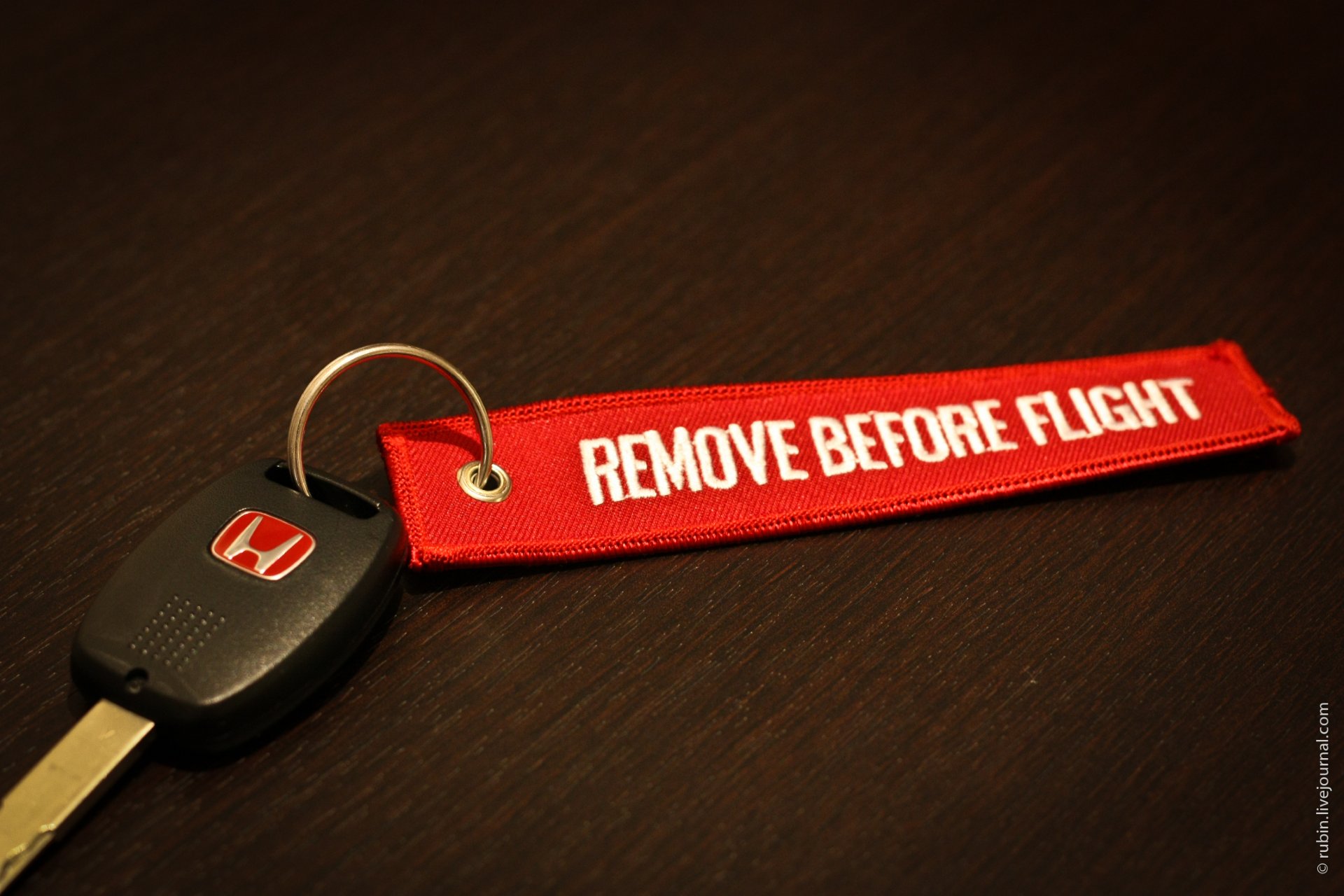 ремувка remove before flight брелок. Libero remove before flight. Remove before flight перевод на русский. Remove before flight. Remove before flight брелок.