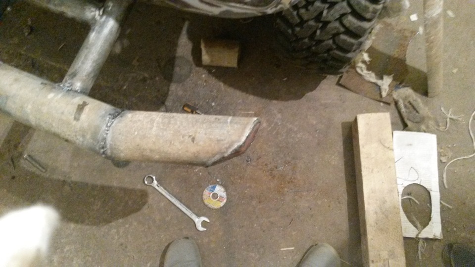 самодельный силовой бампер передний — Lada 4x4 3D, 2010 года | тюнинг ...