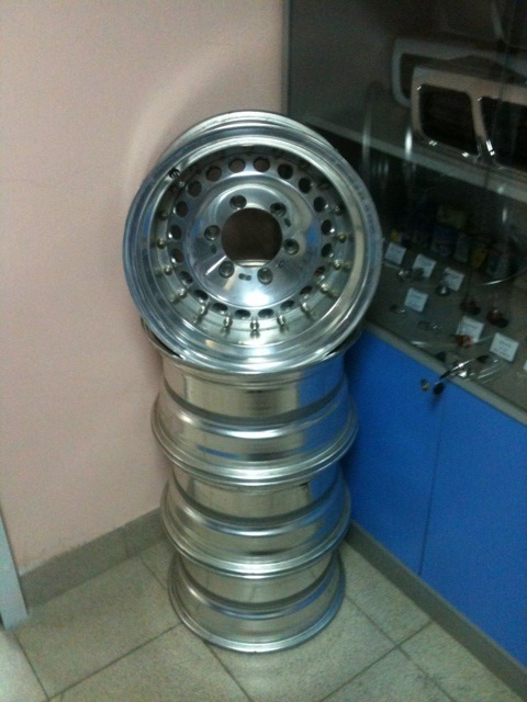 Ищу Колесо в сборе или диск. Ковка разборная на r15, 33/12,5r15 ...