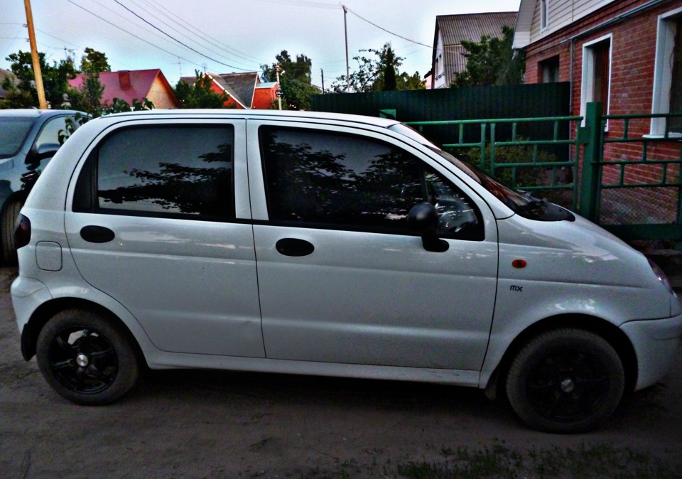 Тонированный матиз. Daewoo Matiz тонированный. Дэу Матиз серебристый. Черный тонированный Дэу Матиз. Дэу Матиз серый.