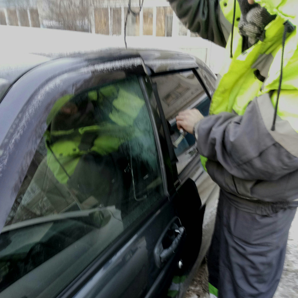 Вскрытие авто — Lada Приора хэтчбек, 1,6 л, 2012 года | поломка | DRIVE2