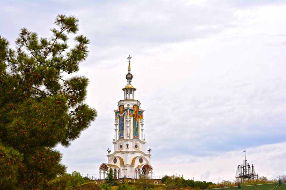 храм погибшим кораблям в крыму