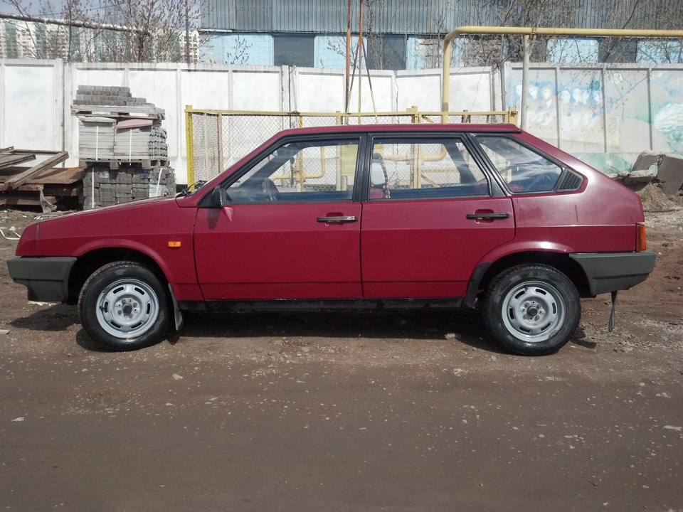 Вишневая 9. ВАЗ 2109 Вишневая. Lada 2109 Вишневая. ВАЗ 2109 бордовая. Лада 2109 вишня.