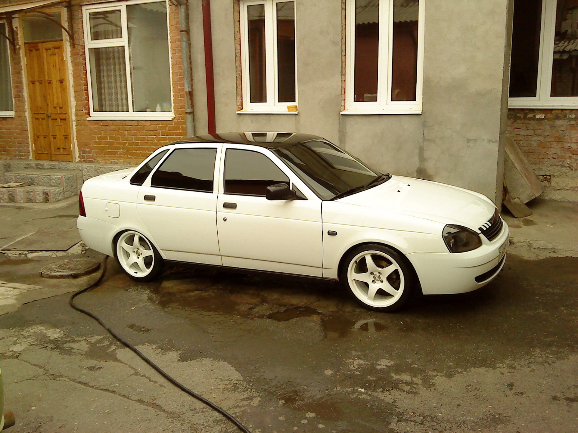 С такой посадкой даже не хочется фотогр))) — Lada Приора седан, 8 л ...