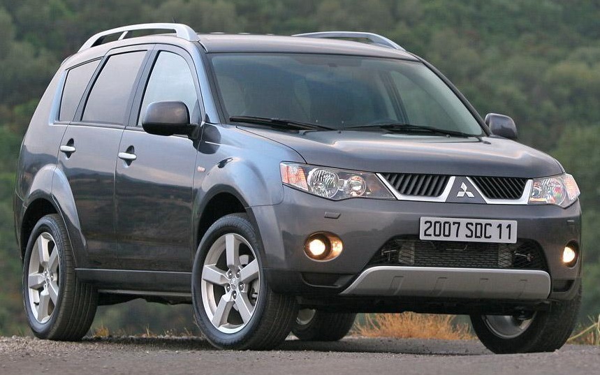 Mitsubishi outlander sport 2018. Митсубиси лансер аутлендер. Митсубиси лансер аутлендер. Мицубиси аутлендер 2021. Митсубиси аутлендер xl.