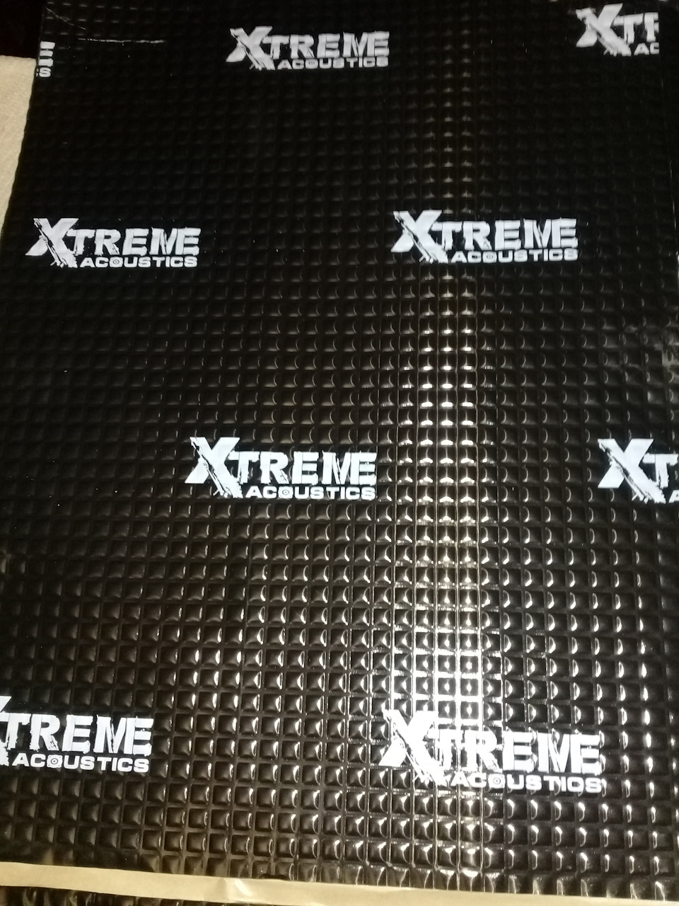 также проклеял все стыки карты виброй 2.2 мм — Geely MK Cross