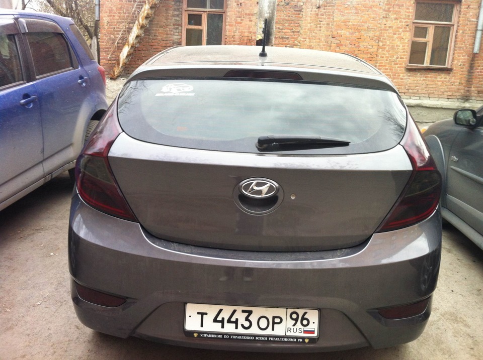 Тонировка пленкой задних фонарей — Hyundai Solaris Hatchback, 1,6 л ...