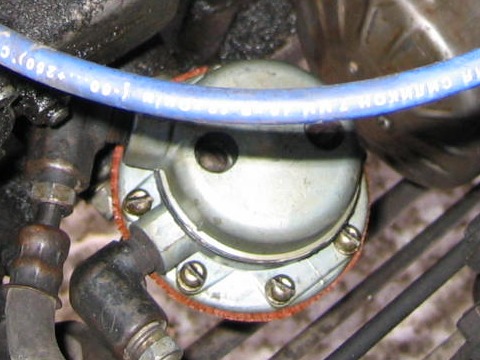 топливный насос и прокладка под крышку клапанов — УАЗ 3962, 2,5 л, 1992 ...