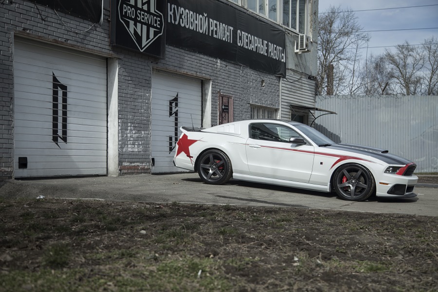 Ford mustang drive2