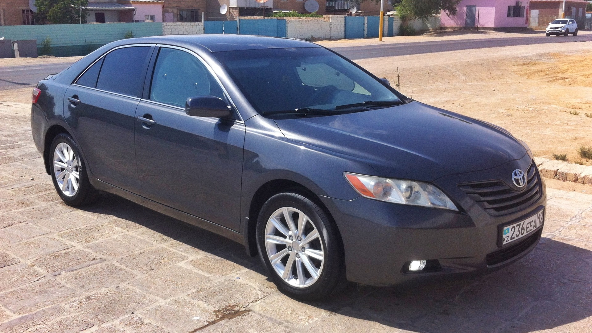 Toyota Camry drive2