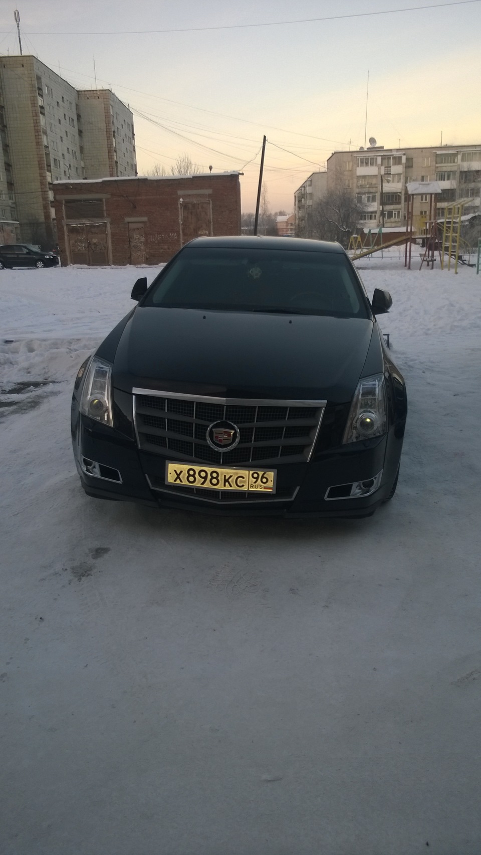 Когда на улице -27 и машина во дворе. — Cadillac CTS (2G), 3,6 л, 2008 года  | наблюдение | DRIVE2