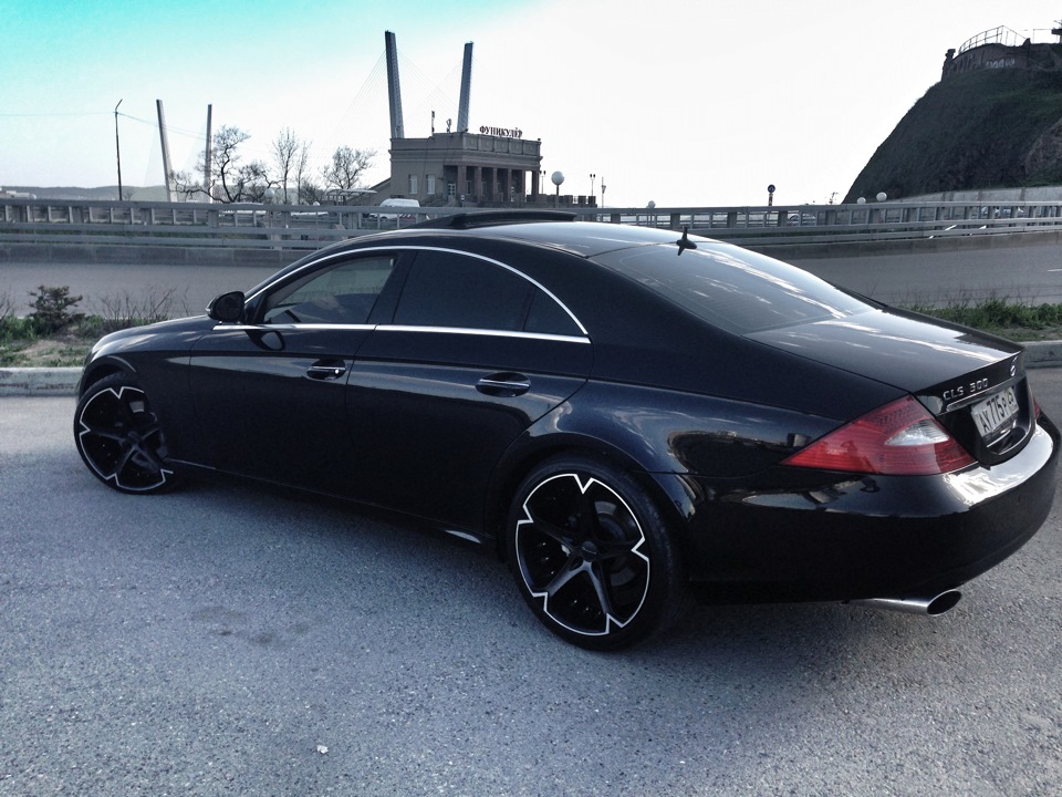 Мерседес банан CLS 5 5