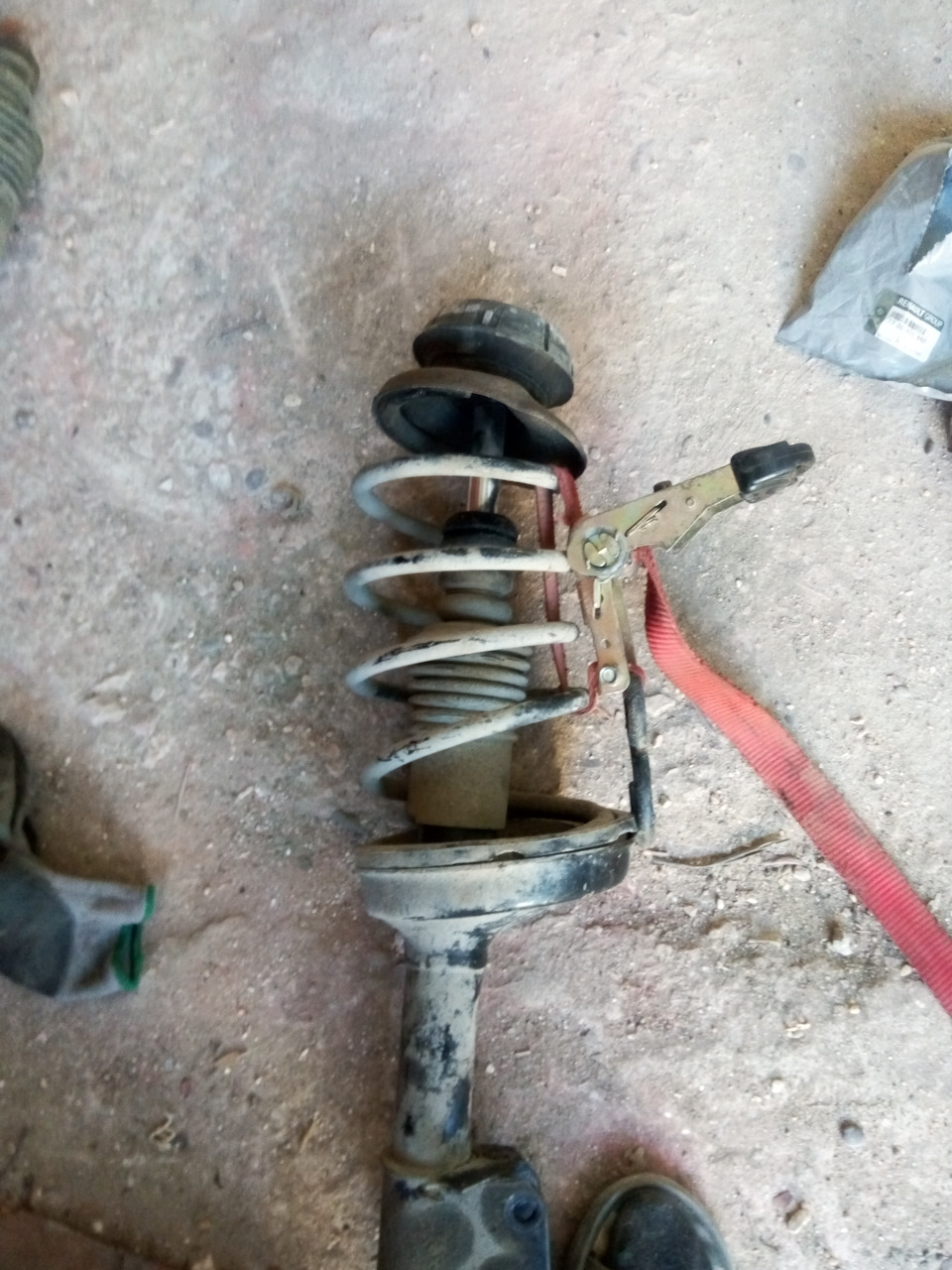 Замена пыльников передних стояк — DRIVE2