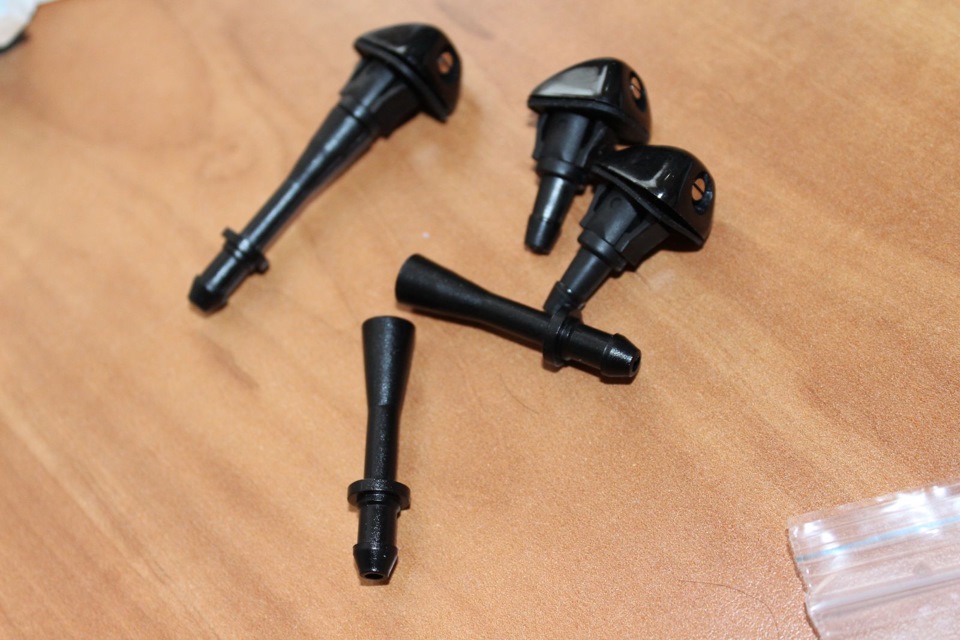 Форсунка омывателя лобового стекла паджеро 4. Форсунка омывателя стекла паджеро спорт 4. 76810-sea-a01. Форсунки омывателя лобового стекла паджеро спорт 2. Форсунка омывателя лобового стекла mitsubishi pajero 2 веерные.