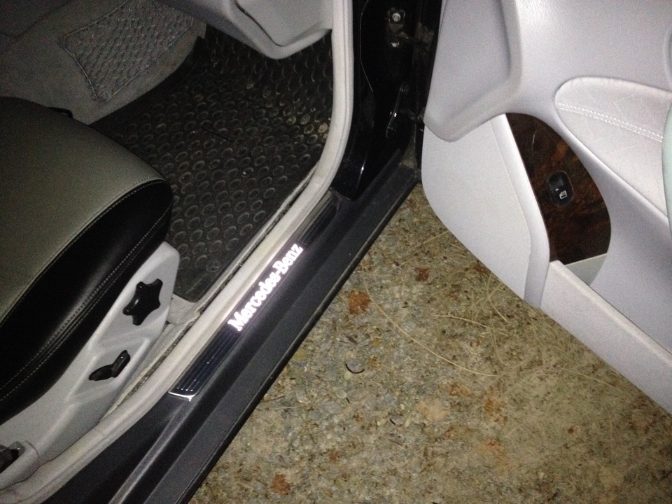 Пороги с подсветкой. — Mercedes-Benz C-Class (W203), 1,8 л, 2003 года ...