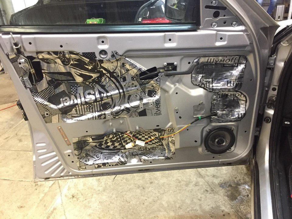 Установка SE зеркал, шумоизоляция передних дверей и переделка задних ...