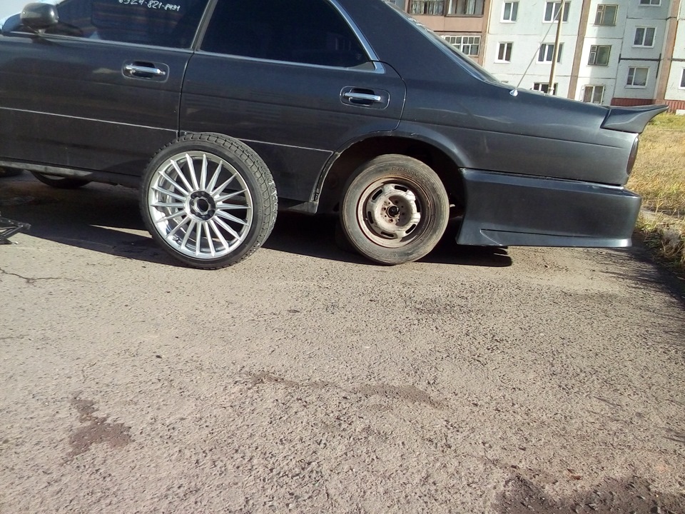 Наконец то дождался конца ночной смены и поехал на шиномонтаж ...