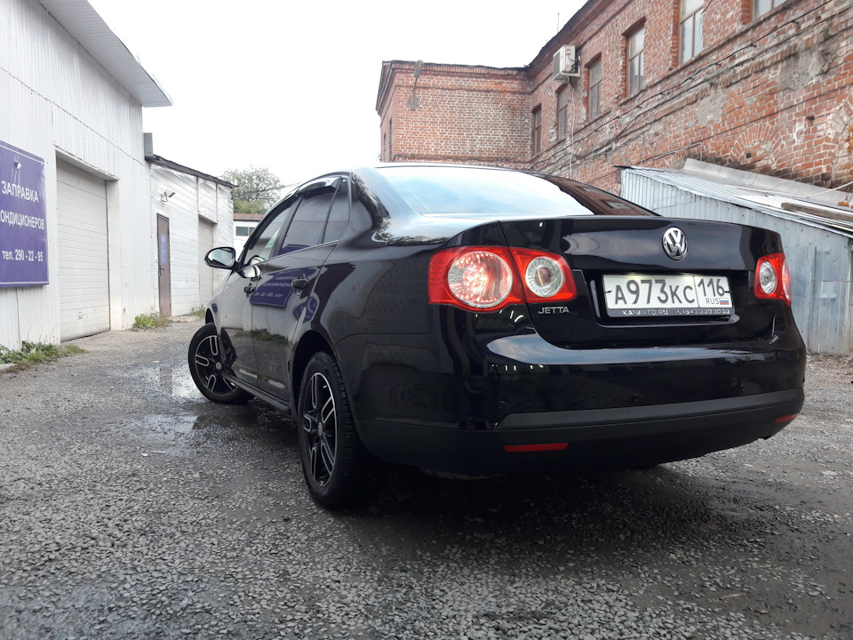 Как поменять противотуманную фару на фольксваген джетта 5