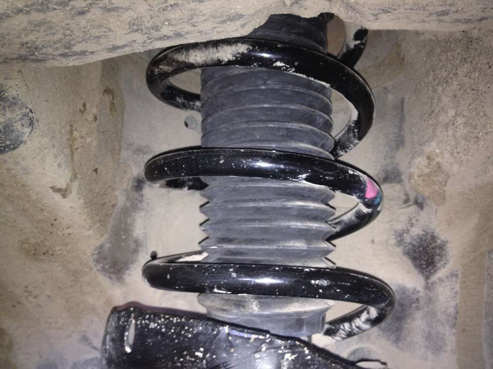 Замена пыльника амортизатора Honda CRV 3 RE 2.4 — Honda CR-V (RE), 2,4 ...