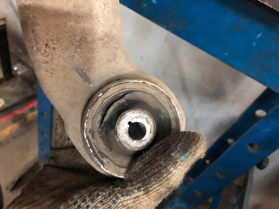 Обзор сайлентблоков передних рычагов BMW 3 GT (Gran Turismo) F34 ...