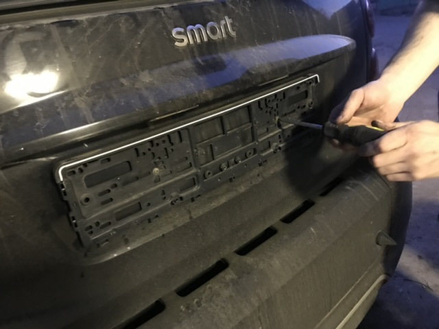 Номерные рамки с подсветкой — Smart fortwo (2G), 1 л, 2015 года ...