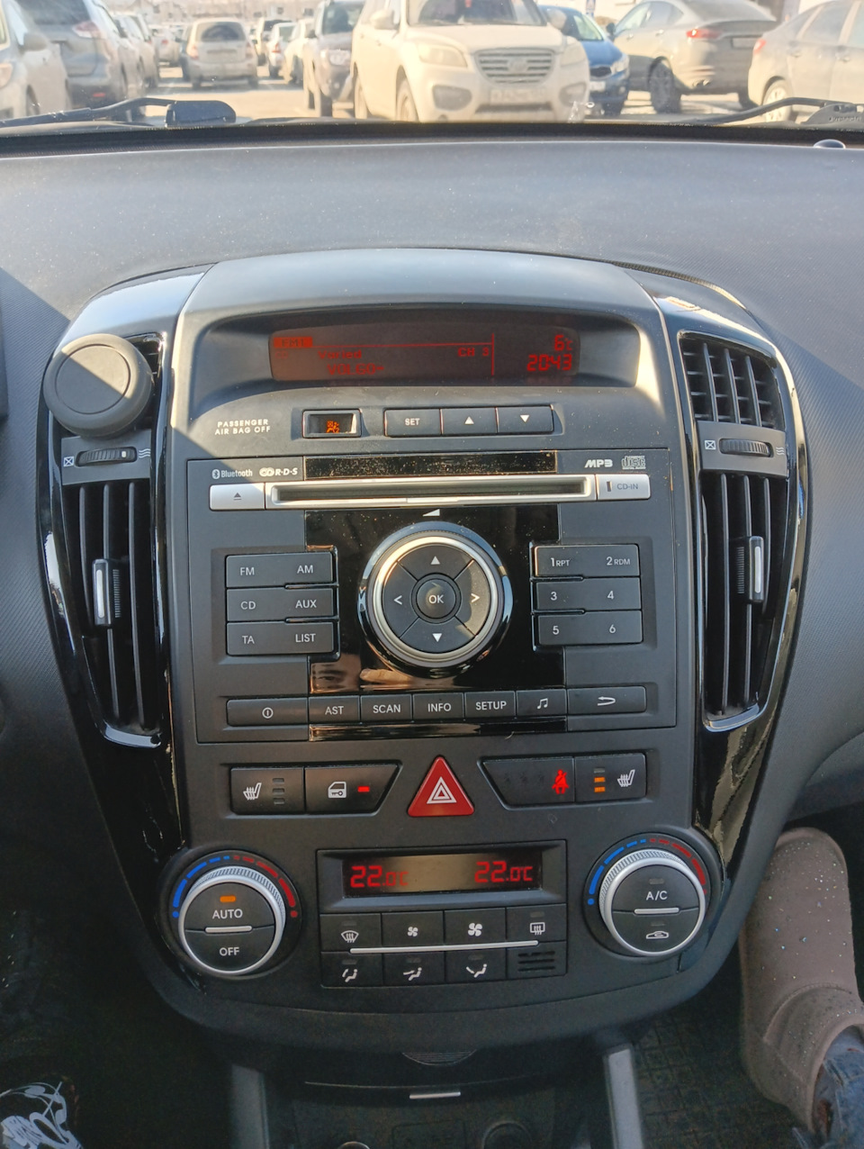 Центральная консоль в черный — KIA Ceed (1G), 1,6 л, 2011 года ...