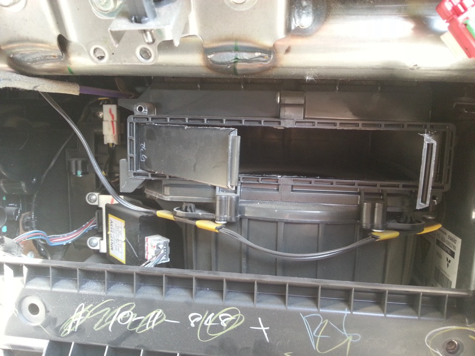 Салонный фильтр. — Mitsubishi L200 (4G), 2,5 л, 2008 года | расходники ...