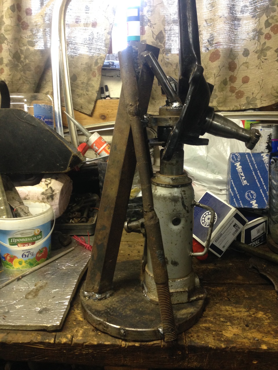 Перепрессовка нижних шаровых — Mercedes-Benz S-Class (W126), 1983 года ...