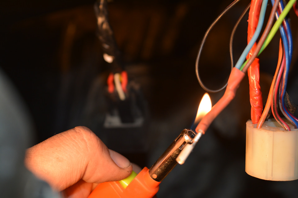 изолируем провода либо с помощью термоусадки либо изолентой я и тем и тем сразу ) — Lada 4x4 3D