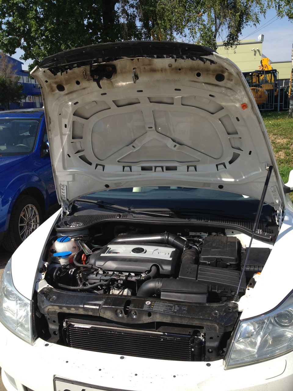Газовый упор от superB'а — Skoda Octavia A5 Mk2, 1,8 л, 2012 года ...