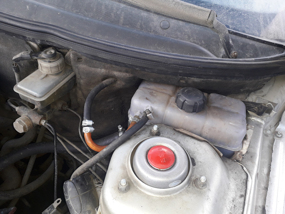 Расширительный Бачок приора — Lada 21124, 1,6 л, 2005 года | своими ...