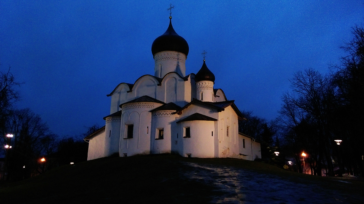 Церковь Василия с горки в Пскове