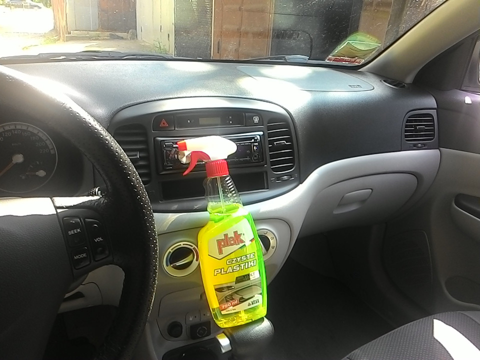 Очиститель пластика в салоне — Hyundai Accent (3G), 1,4 л, 2008 года ...