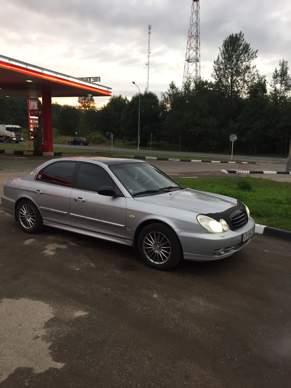 Продолжаю одевать машину в пленку. Ну лень мне ее красить))) — Hyundai  Sonata IV (EF), 2,7 л, 2006 года | стайлинг | DRIVE2