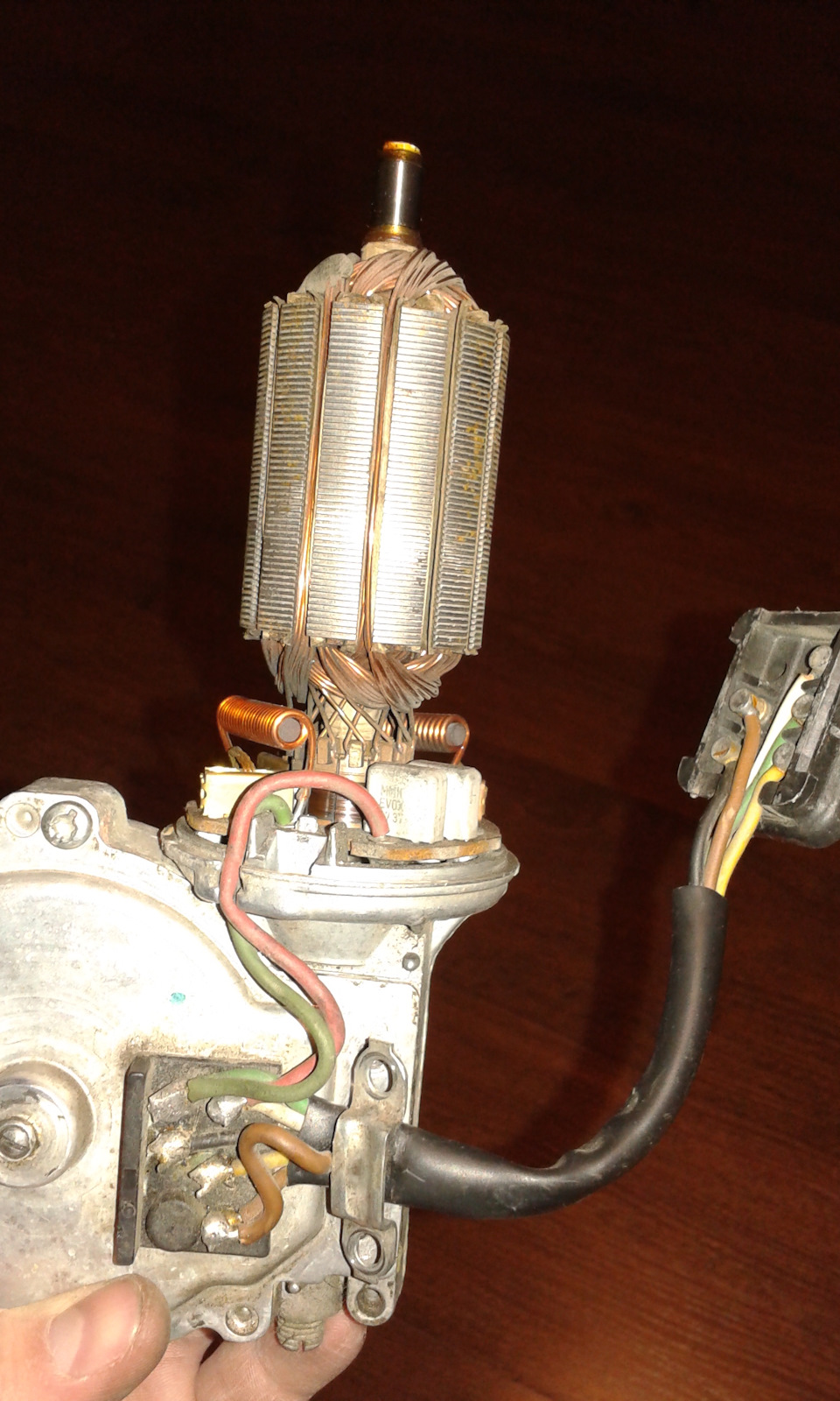 Горит предохранитель стеклоочистителя — Mercedes-Benz 190 (W201), 2 л ...