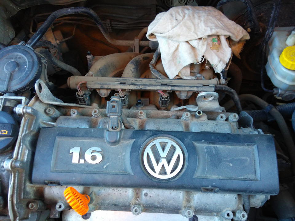 Как снять топливные форсунки на фольксваген поло седан