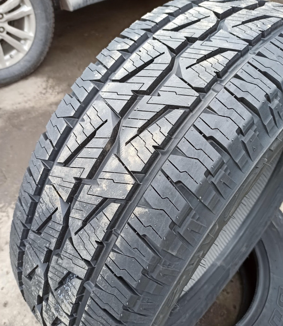 Вот такой интересный рисунок — Mitsubishi Pajero (4G)