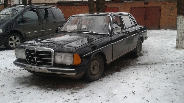 W123 черный