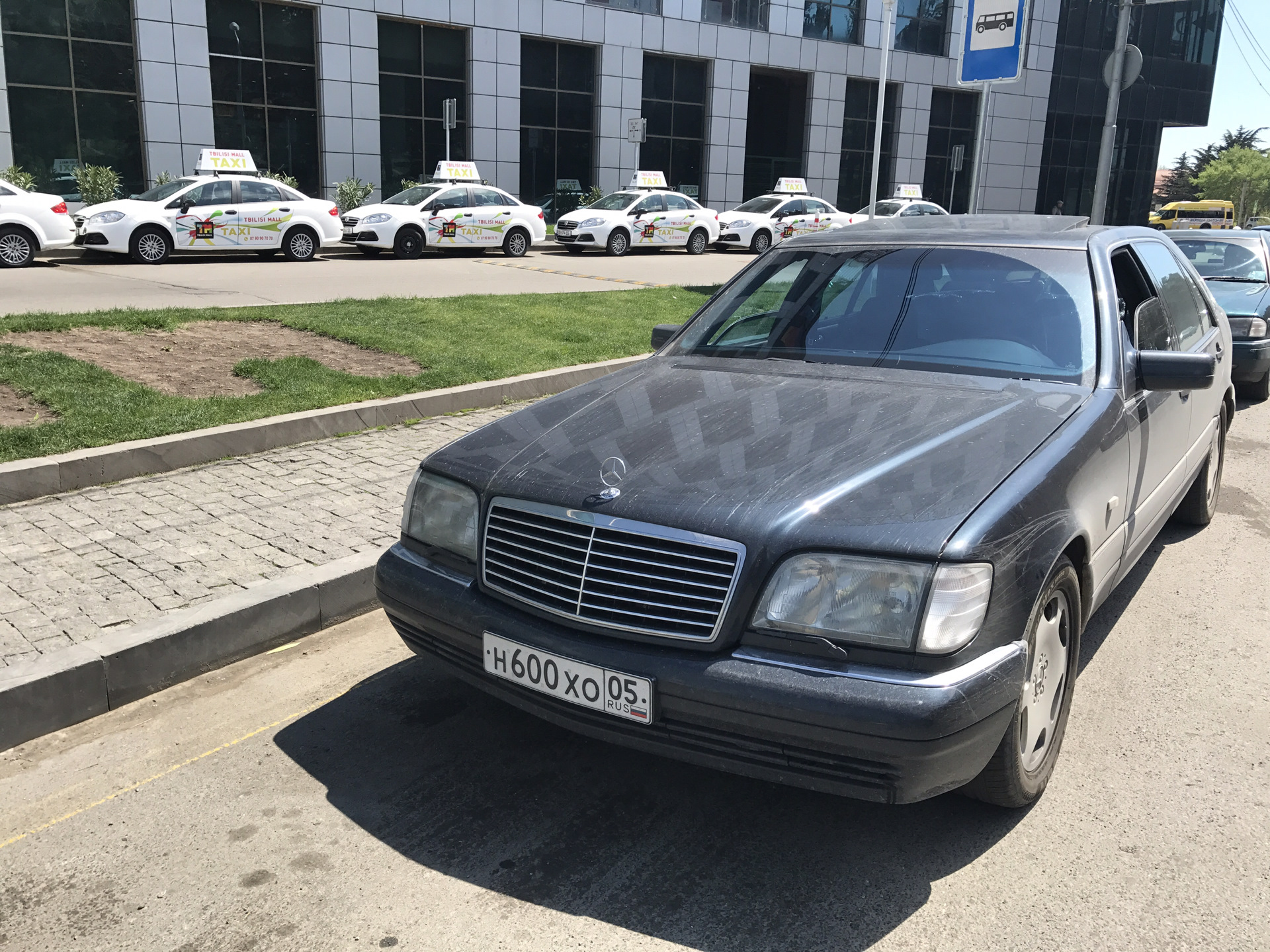 мерс из грузии. грузинский мерседес. грузия машины мерседес. грузия машины мерседес. мерседес 140 грузия.