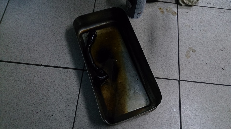 а вот и наш нижний патрубок…самый грязный оказался — Audi A6 (C5)