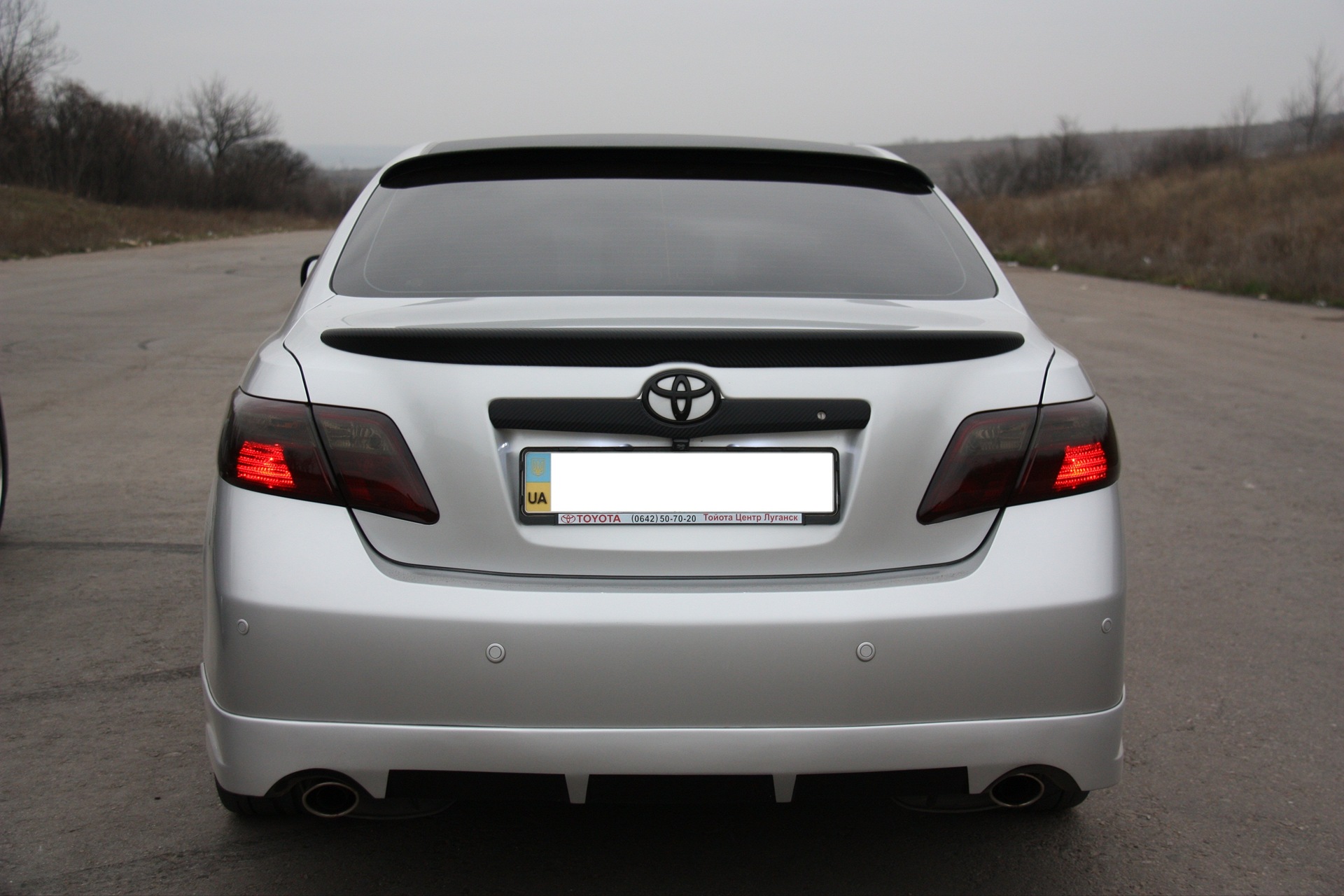We tighten the interior elements spoiler and mirrors with carbon fiber  - Toyota Camry 35 L 2008