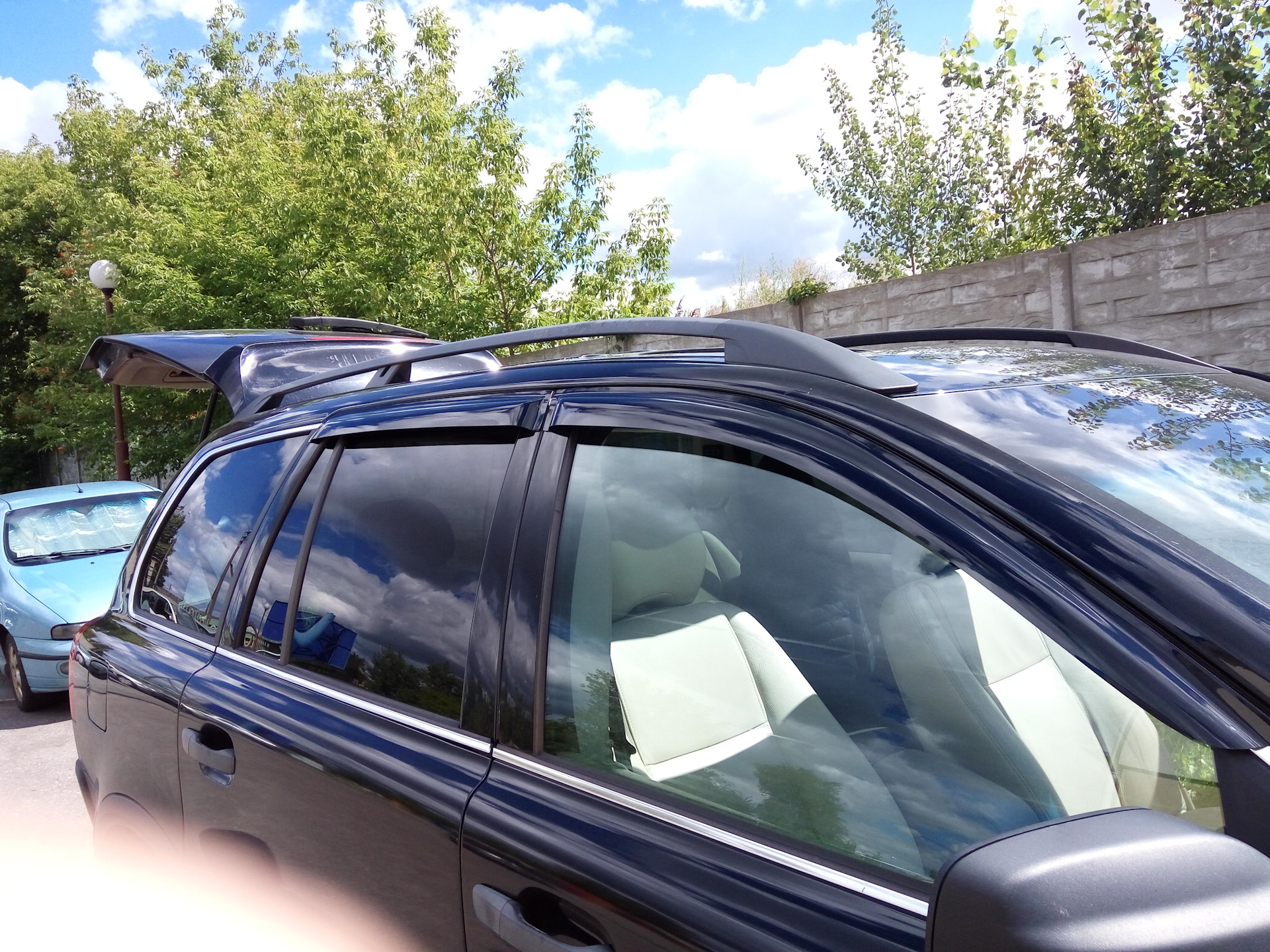 Дефлекторы на окна xc90. Дефлекторы заднего окна volvo s60 2005. Ветровики вольво хс90. Дефлекторы на окна xc90. Дефлекторы xc90.