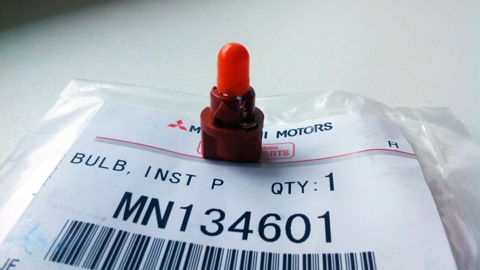 MN134601 ЛАМПОЧКА В ПАНЕЛЬ ПРИБОРОВ CS Mitsubishi | Запчасти на DRIVE2