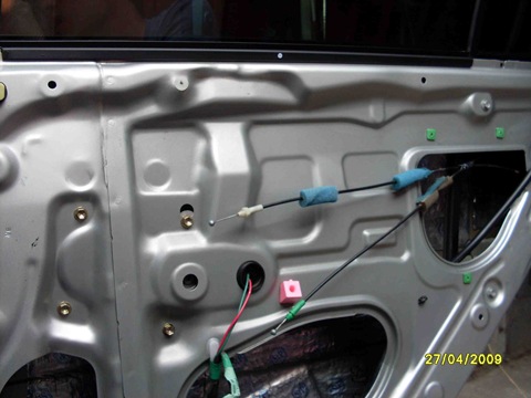 Rear door noise - Toyota Camry 30L 2004