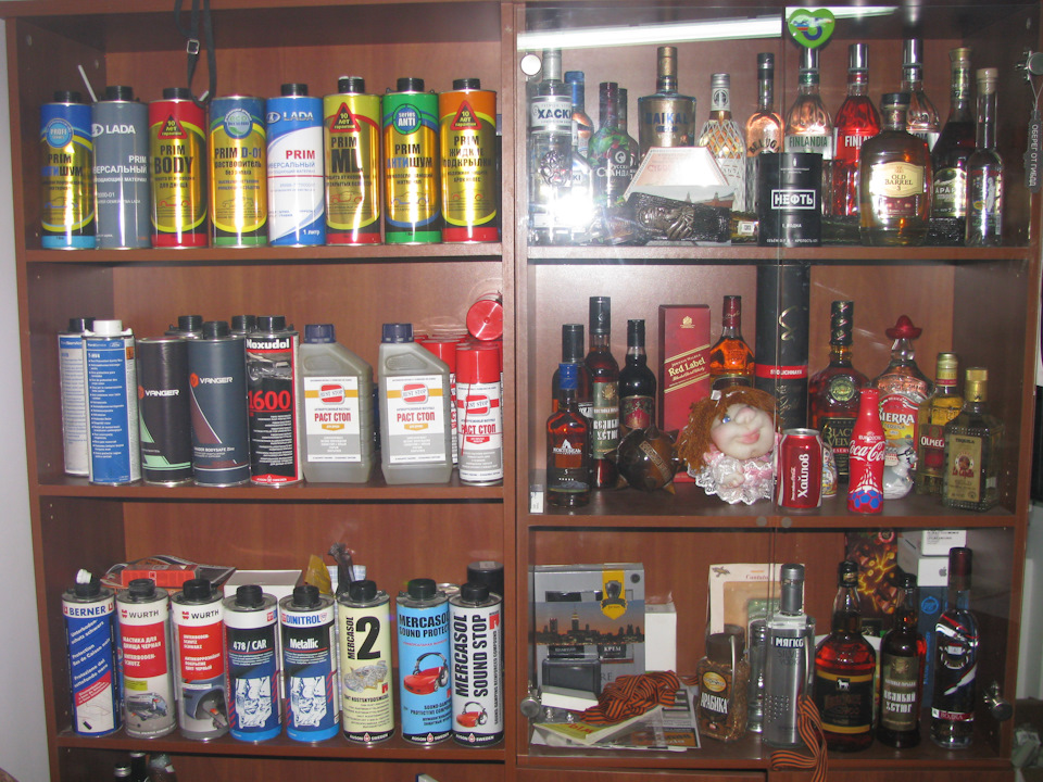 Набор составов для всякой! обработки. Чего не хватает? Правильно, Карельского бальзама! Будет! А вообще очень душевно! — ГАЗ Соболь 4х4