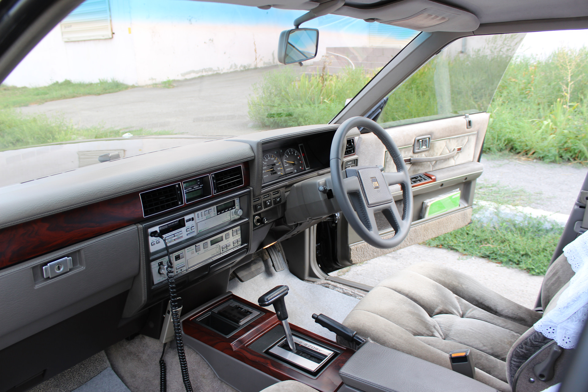 Nissan Auster 1985 Interior